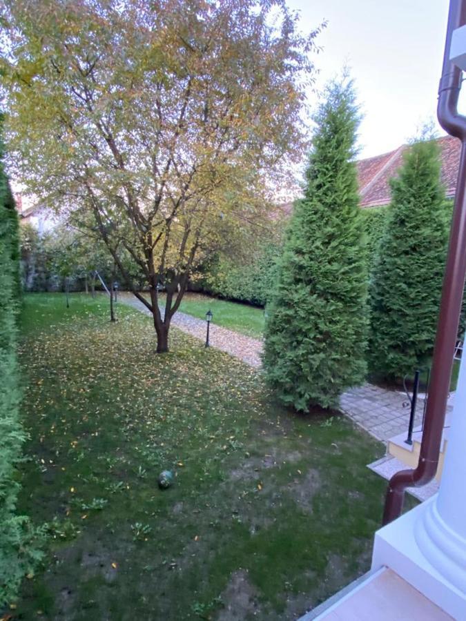 Apartaments Rîşnov Exterior foto